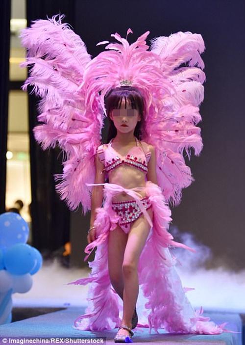Đất nước tỷ dân có nhiều show nội y bị “ném đá” nhất năm 2017 - 7