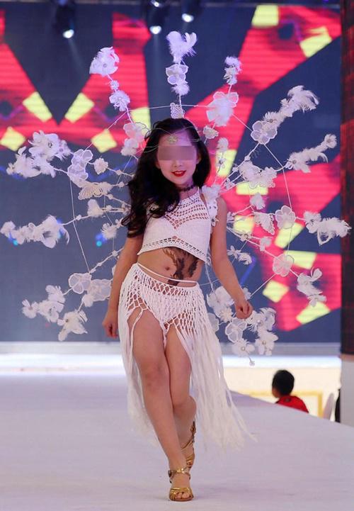 Đất nước tỷ dân có nhiều show nội y bị “ném đá” nhất năm 2017 - 2