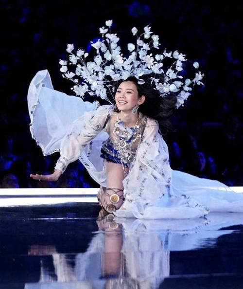Đất nước tỷ dân có nhiều show nội y bị “ném đá” nhất năm 2017 - 11