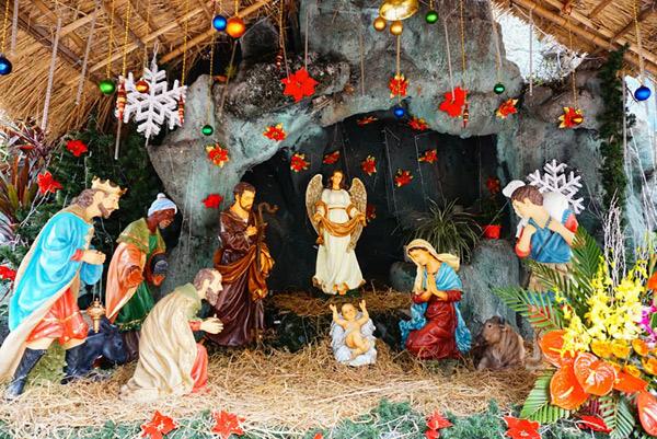 Hà Nội, TP HCM: Người dân thích thú xuống đường chơi Noel sớm - 12