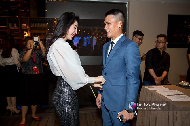 Sau nhiều năm yêu và cưới nhau, Công Vinh dành tặng Thuỷ Tiên món quà đầy bất ngờ - 1