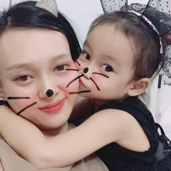 Cô vợ xinh đẹp được chồng giúp chăm con, nấu cơm ở cữ khiến chị em “đỏ mắt ghen tị” - 3