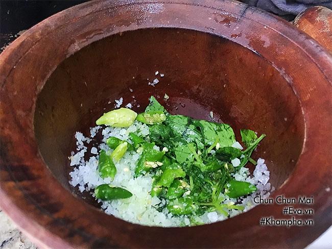 Lẩu gà lá é nóng hổi, đậm đà hương vị vùng đất Phú Yên - 2