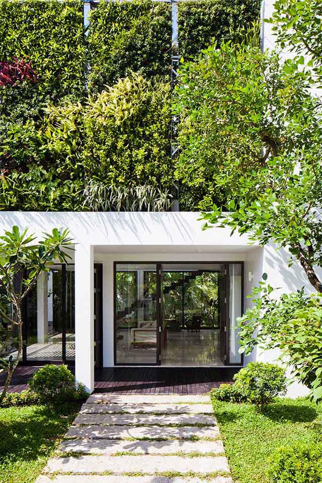 thay tuong tho cung bang vuon treo, biet thu viet dep ngo nhu o troi tay - 7