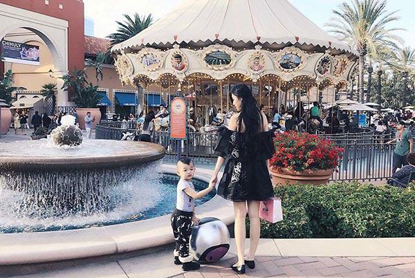 3 hot mom trẻ đẹp, giỏi kiếm tiền, khéo chăm con được nhiều người ngưỡng mộ năm 2017 - 8