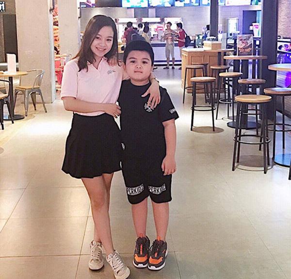 3 hot mom trẻ đẹp, giỏi kiếm tiền, khéo chăm con được nhiều người ngưỡng mộ năm 2017 - 5