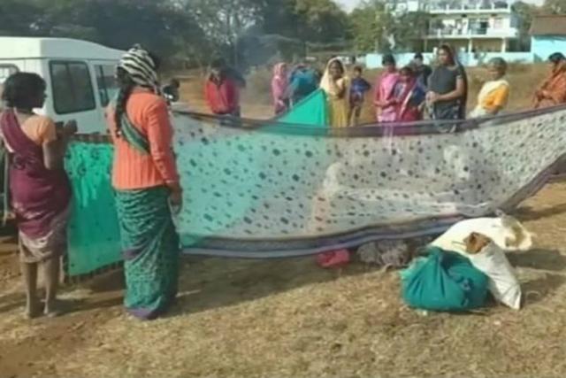 Bác sĩ thông báo thai nhi đã chết, sản phụ bất ngờ sinh con khỏe mạnh giữa đường - 2