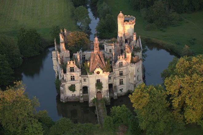 Phế tích Château de la Mothe-Chandeniers: hoàng kim của một thời quý tộc - 3