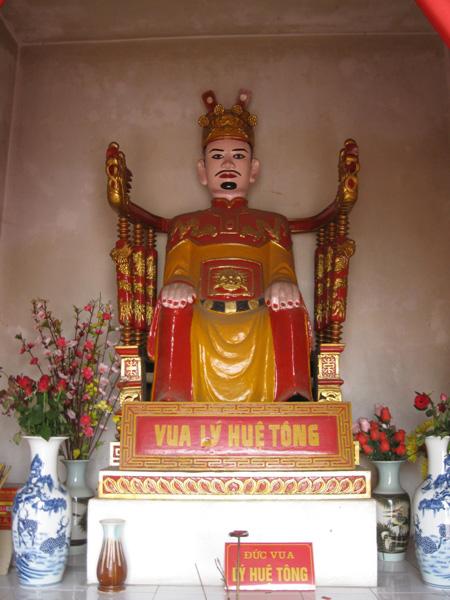 Vị vua dồn hết tâm sức bảo vệ vợ khỏi mẹ chồng mưu hại để rồi nhận cái kết đắng - 1