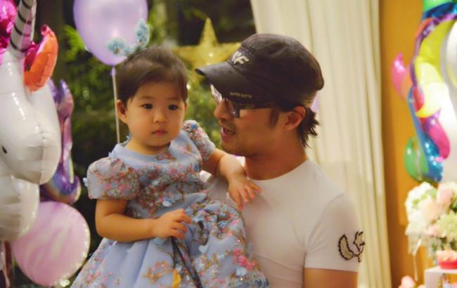 Có mẹ là Chương Tử Di nhưng bé Xing Xing lại không thừa hưởng nét đẹp từ mẹ - 5