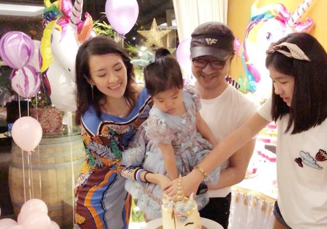 Có mẹ là Chương Tử Di nhưng bé Xing Xing lại không thừa hưởng nét đẹp từ mẹ - 1