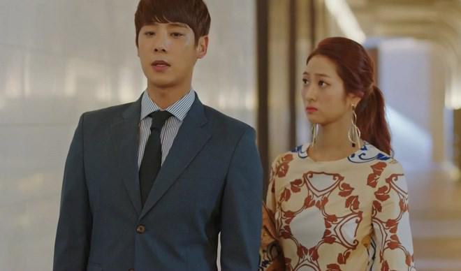 Kiếm bội tiền mỗi tháng, cuối cùng, chồng ném cho tôi tờ đơn ly hôn đầy cay đắng… - 1