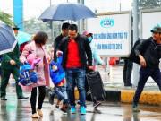 Tin tức - Mưa rét 12 độ, người dân vẫn hối hả về quê trong ngày nghỉ đầu tiên Tết Dương lịch