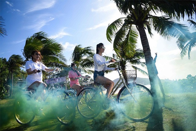 Một chuyến đi check-in “5 châu, 4 bể” - 9