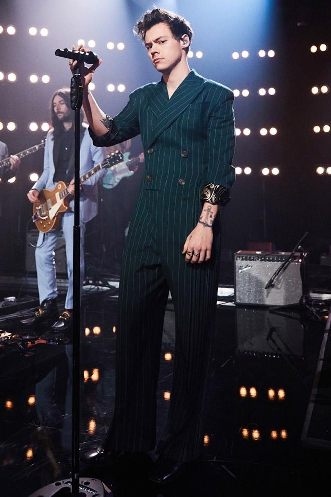 amp;#34;Chân ướt chân ráoamp;#34; vào hoàng gia, hôn thê hoàng tử Harry đã hot hơn cả công nương Kate - 8