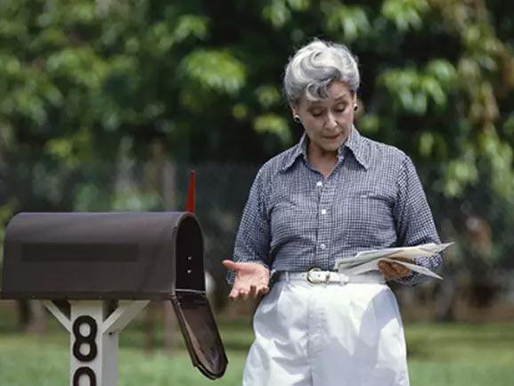 Các nguy cơ và dấu hiệu cảnh báo ung thư buồng trứng - 1