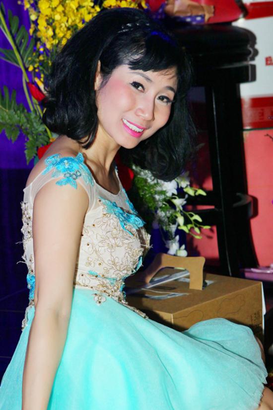 Diễn viên Uyên Thảo suýt gặp nạn khi cửa kính khách sạn bất ngờ phát nổ - 3