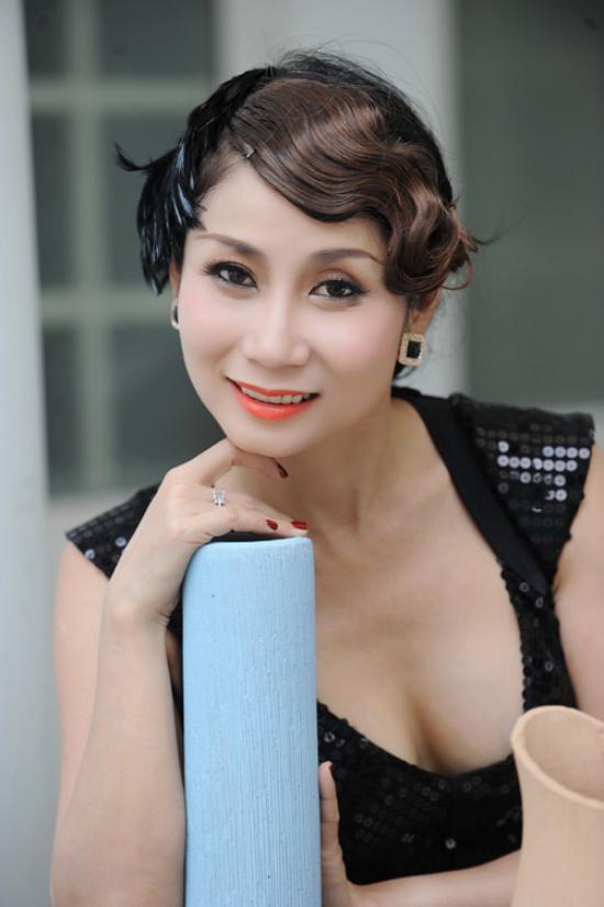 Diễn viên Uyên Thảo suýt gặp nạn khi cửa kính khách sạn bất ngờ phát nổ - 2