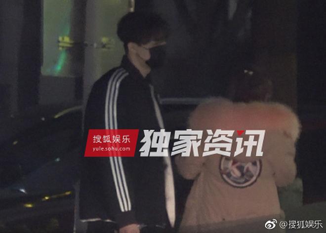 Lý Tiểu Lộ qua đêm với đàn em kém 12 tuổi, Giả Nãi Lượng tưởng vợ đi làm tóc - 3