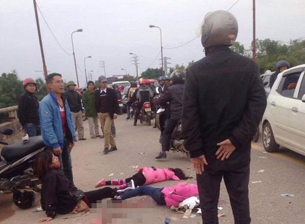 Tin tức 24h: Trên đường về nhà ngoại, mẹ đau đớn chứng kiến 2 con tử vong vì tai nạn - 1