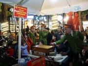 Tin tức - Nhiều trẻ bị lạc tại khu vực hồ Hoàn Kiếm trong đêm giao thừa, bố mẹ hoảng loạn tìm con