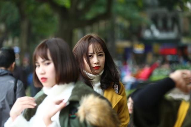 Người Hà Nội thảnh thơi dạo phố ngày cuối năm - 14