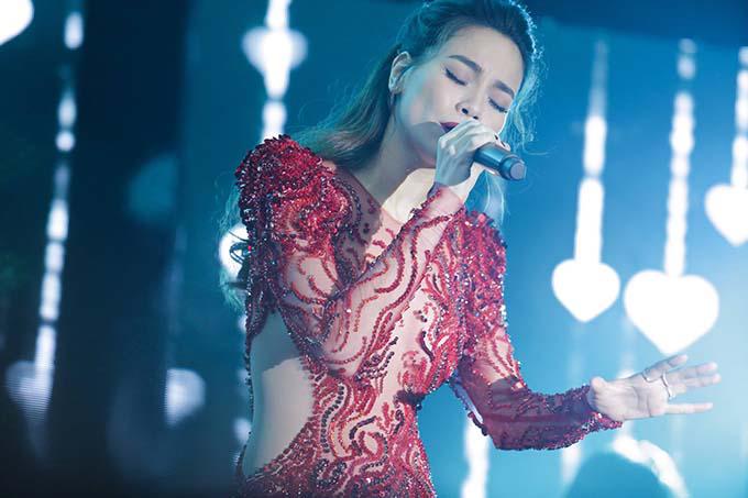 Nhìn lại một năm thăng tiến trong âm nhạc và tình cảm của Hồ Ngọc Hà - 5