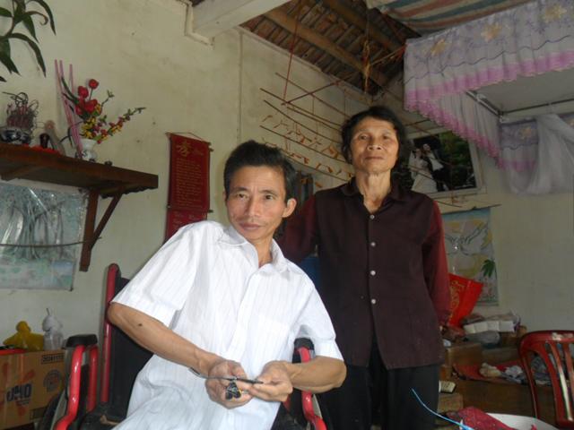 Nỗi lòng đau đáu của người chị gái sau cánh chuồn chuồn tre xuất ngoại của đứa em tật nguyền - 1