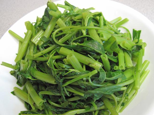 chuyen gia chi cach luoc rau muong ngon gion, khong bi tham den khong phai ai cung biet - 2