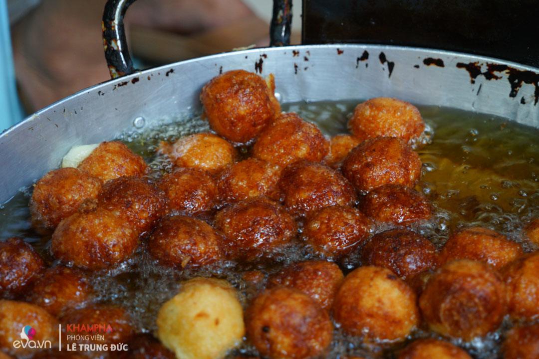 Quán bánh rán mật 20 năm khiến vợ chồng ca sĩ Đăng Khôi phải ghé qua mỗi khi ra HN - 5