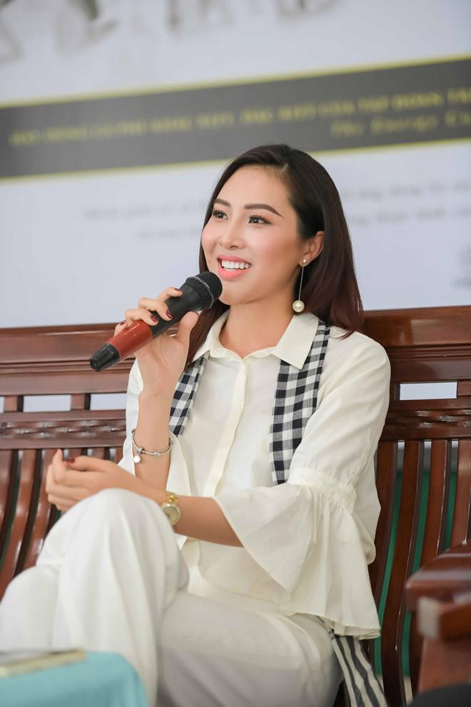Á hậu Hoàng Oanh ngày càng xinh đẹp, quyến rũ sau khi từ bỏ mái tóc dài - 4