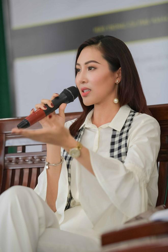 Á hậu Hoàng Oanh ngày càng xinh đẹp, quyến rũ sau khi từ bỏ mái tóc dài - 5