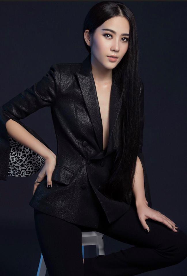 nam em doi vuong mien, dien vay xe bat tan khoe body khong chut mo thua - 11