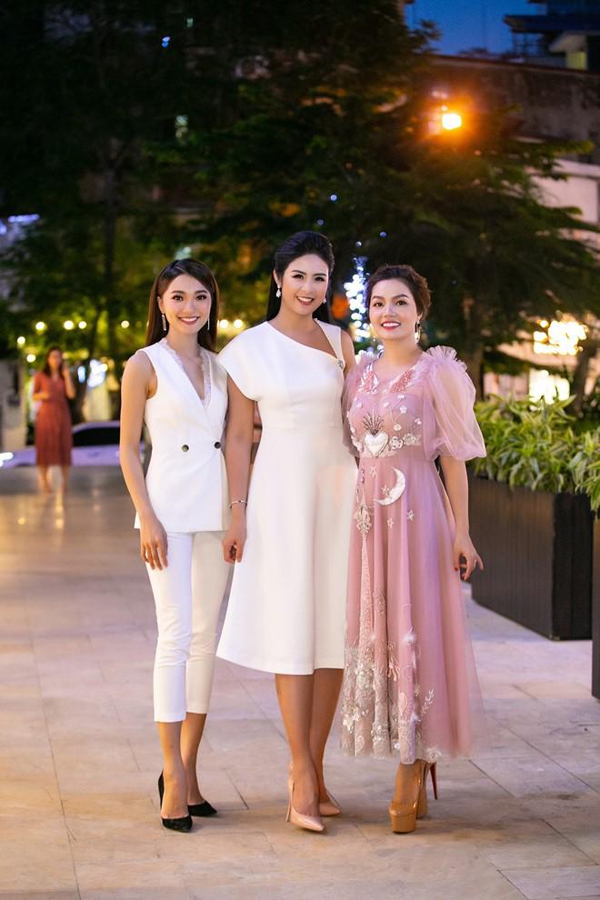 Ngọc Hân, Ngọc Anh, Ngọc Nữ rạng ngời tại sự kiện diễn ra ở Hà Nội - 1