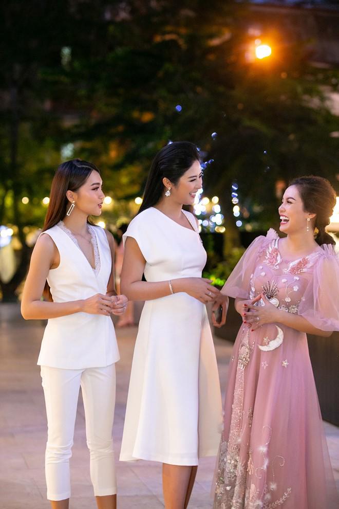 Ngọc Hân, Ngọc Anh, Ngọc Nữ rạng ngời tại sự kiện diễn ra ở Hà Nội - 2