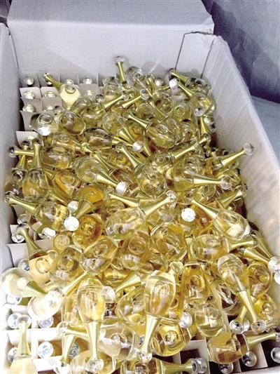 soc: my pham "thuoc doc", nuoc hoa hang hieu gia chi vai nghin/chai - 1