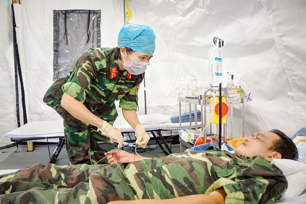10 bông hồng quân y amp;#34;mũ nồi xanhamp;#34; lên đường tới Nam Sudan làm nhiệm vụ - 2