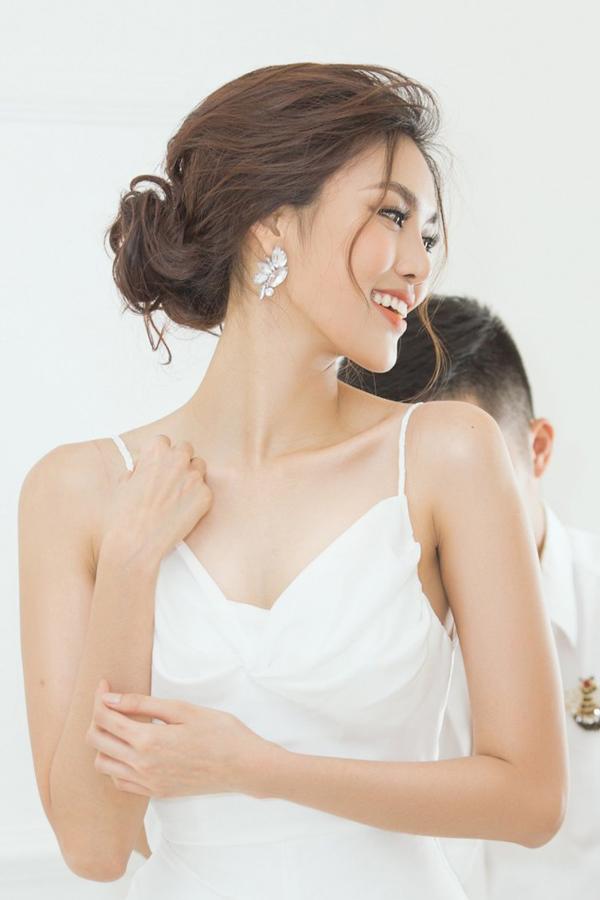Bình thường lúc nào cũng “môi thâm-môi tều”, cưới chồng rồi Lan Khuê lại đổi kiểu - 2
