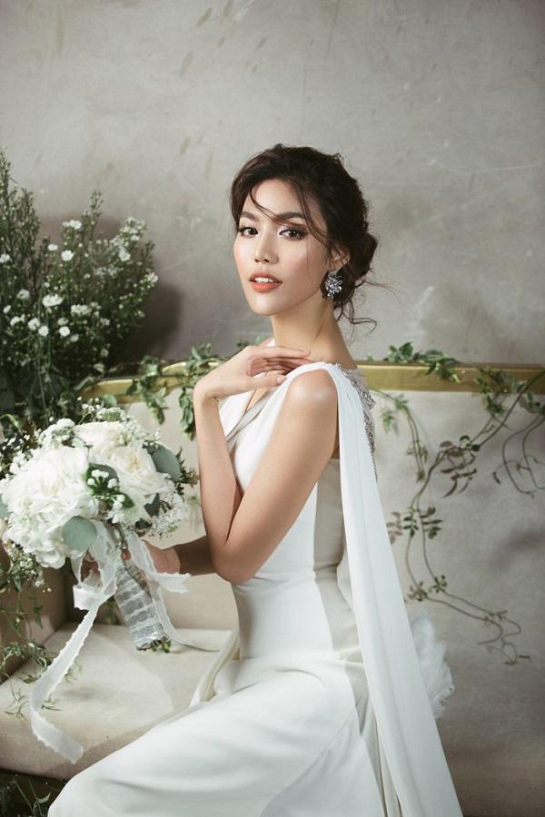 Bình thường lúc nào cũng “môi thâm-môi tều”, cưới chồng rồi Lan Khuê lại đổi kiểu - 4