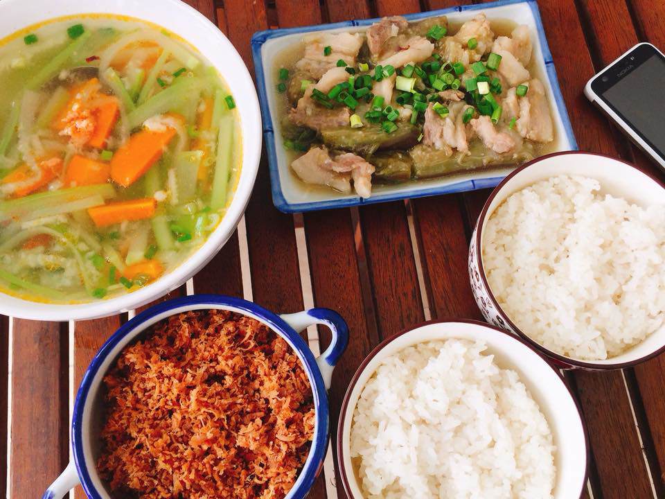 9x khoe những mâm cơm chỉ 60 nghìn 2 bữa khiến chồng cứ “xui” bỏ việc mở quán ăn - 2