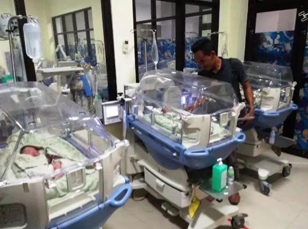 Chỗ đẻ con còn không có, mẹ vẫn sinh 3 bé khỏe mạnh một cách kỳ diệu - 3
