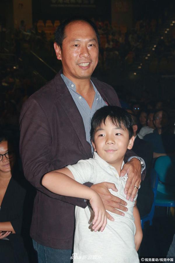 Ngôi sao 24/7: 18 năm hôn nhân không sinh con, amp;#34;Đát Kỷ đẹp nhất màn ảnhamp;#34; vẫn được chồng chiều - 2