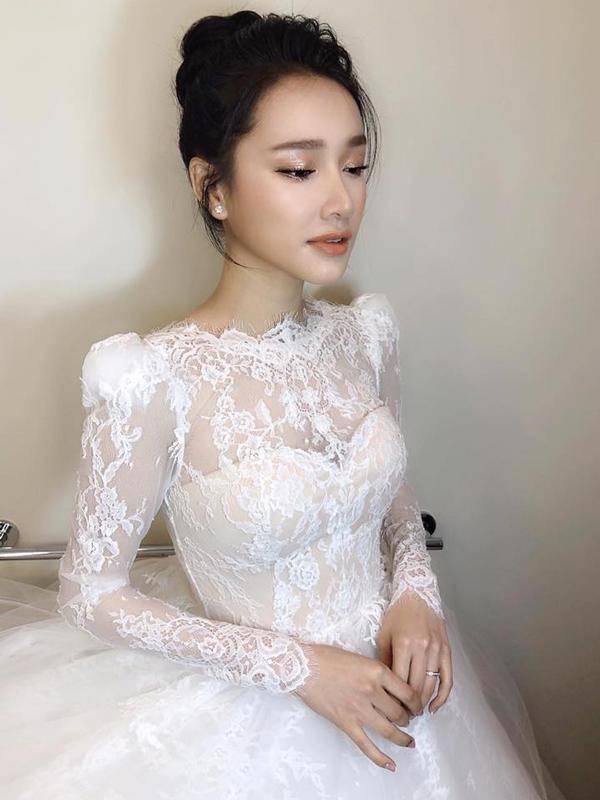 Các cô dâu mùa cưới đều chọn tone make up này, tối nay Lan Khuê cũng không ngoại lệ - 6