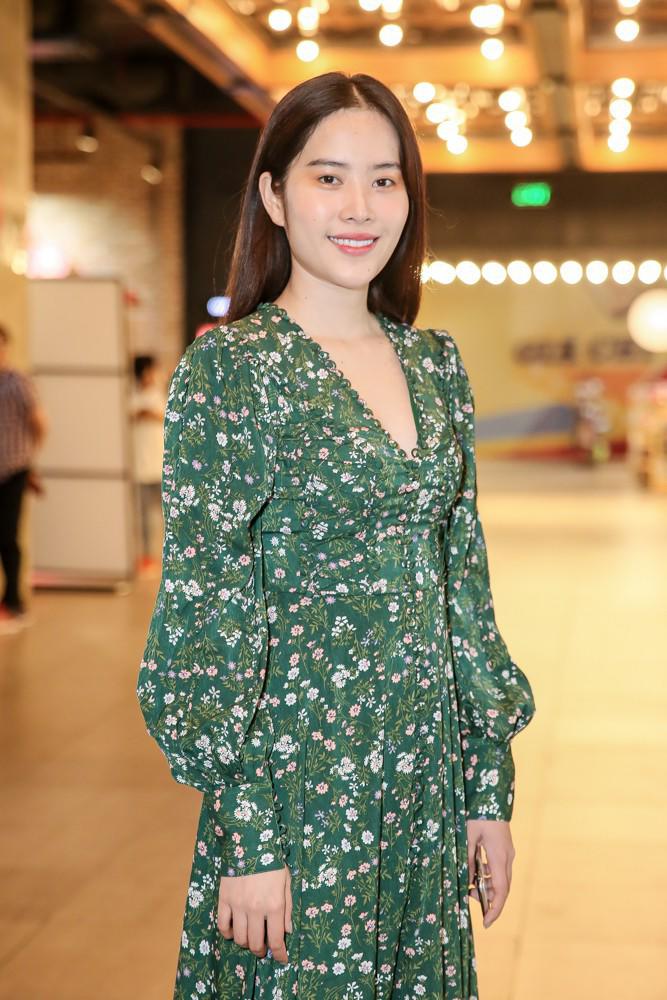 Nam Em phí hoài nhan sắc khi liên tục ăn mặc luộm thuộm như...bà thím - 3