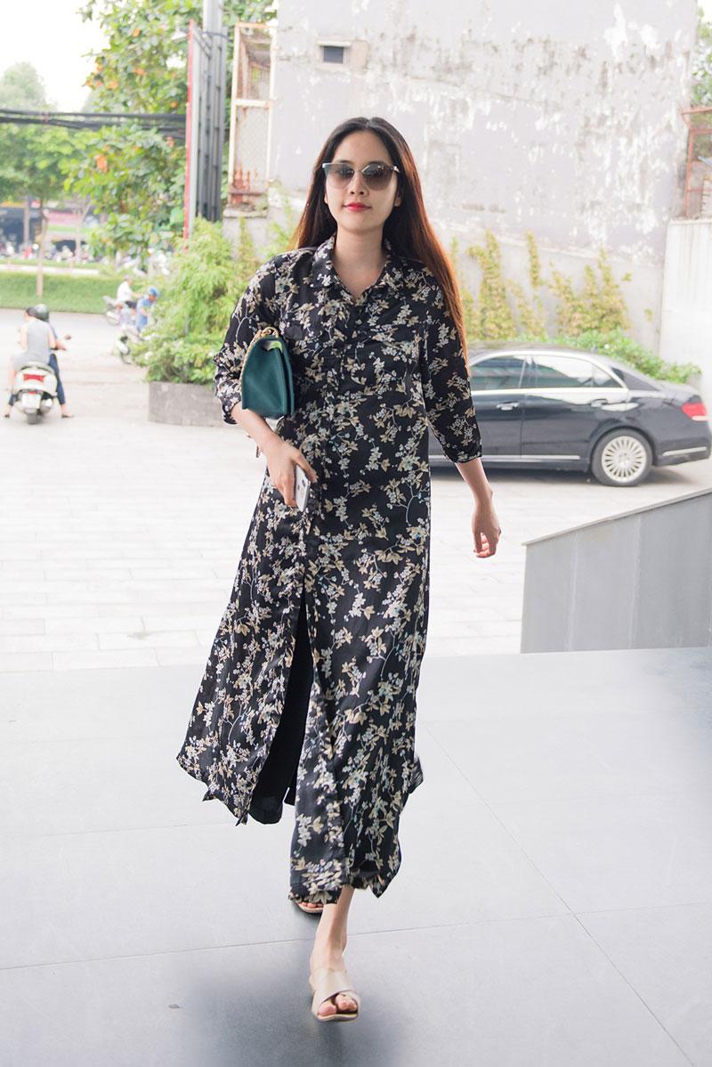 Nam Em phí hoài nhan sắc khi liên tục ăn mặc luộm thuộm như...bà thím - 1
