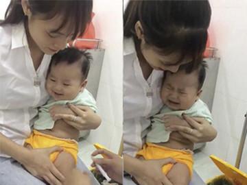 Biểu cảm thay đổi "như lật bánh tráng" của em bé khi đi tiêm khiến dân mạng cười bò