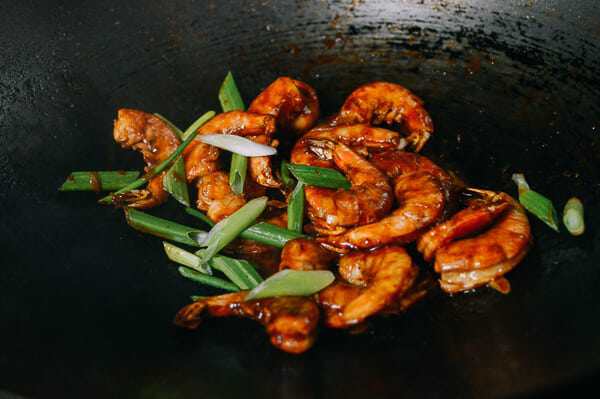 tom chien sot ca chua dam da, ngon mieng bao nhieu com cung het - 4