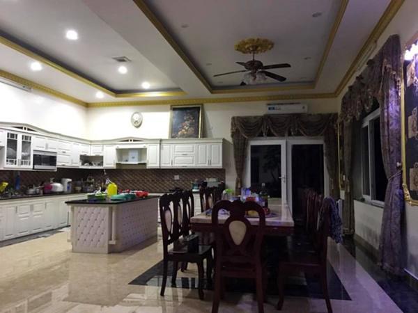 Cuộc sống của Vy Oanh và chồng đại gia trong biệt thự triệu đô ở Sài Gòn - 10