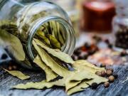 Nhà đẹp - Đặt vài miếng vỏ chanh, cho thêm 1 ít phèn… gián sẽ khiếp vía, tránh xa tủ bếp nhà bạn