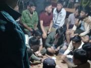 Tin tức - Chuyện buồn ở "làng đánh bạc": Ô tô đủ loại đậu kín đường, một đêm tiêu tan cả bạc tỷ
